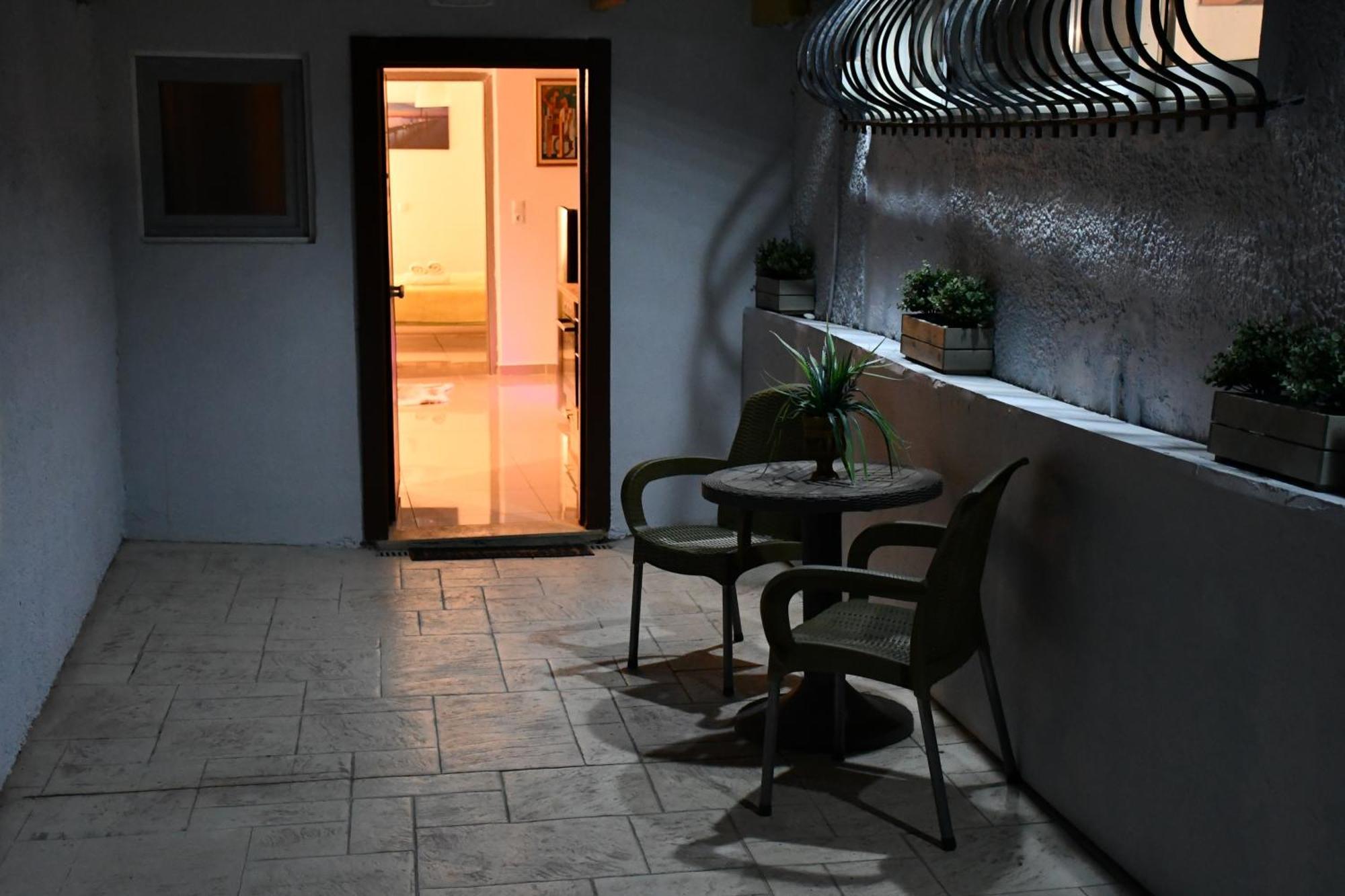 Johnson House Apartment Rafína Exterior foto
